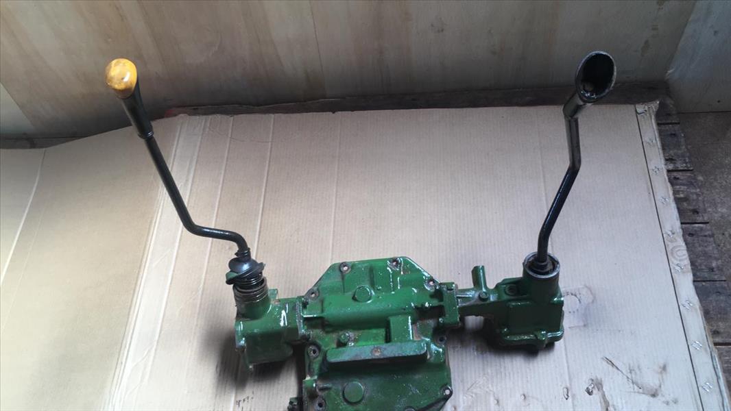 Tampa do Cambio Trator John Deere 5600